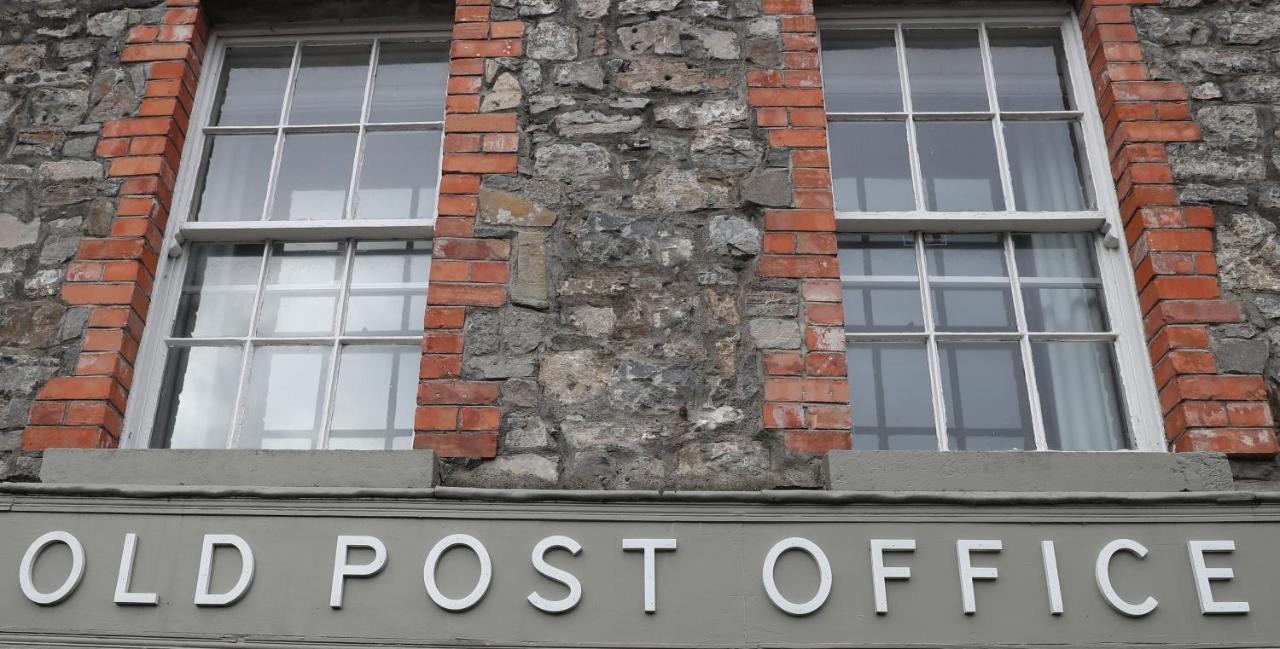 Old Post Office Hotel สเลน ภายนอก รูปภาพ